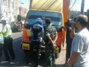 Personel Gabungan Tindak 12 Pelanggar Saat Gelar Giat Rabu Tertib di Kecamatan Kebon Jeruk