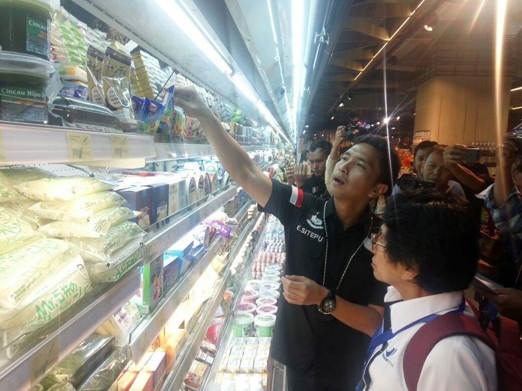 Polres Jakbar Beserta BPOM Sidak Food Hall Mall Lipo Kembangan