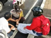 Binmas Polsek Kembangan Tangani Laka Lantas Insiden Kecelakaan