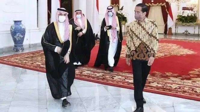 Bertemu Menlu Arab Saudi, Jokowi Bahas Pelaksanaan Ibadah Haji Pasca Pandemi