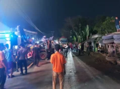 Kurang Konsentrasi Sebuah Truck Tronton Tabrak Sebuah Mobil Pickup Dan Satu Motor, Dua Orang Tewas Satu Luka-luka